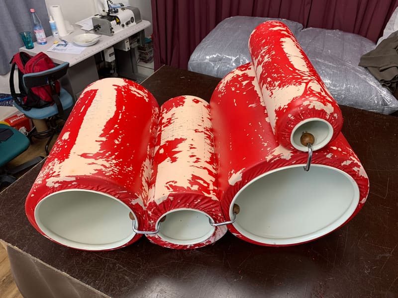 Tube Chair von Joe Colombo vor der Aufarbeitung, roter Bezug verschlissen